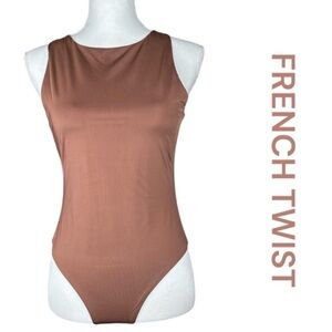 FRENCH TWIST Sleeveless Bodysuit in Color Nutmeg, Polyester & Spandex, Size M.
